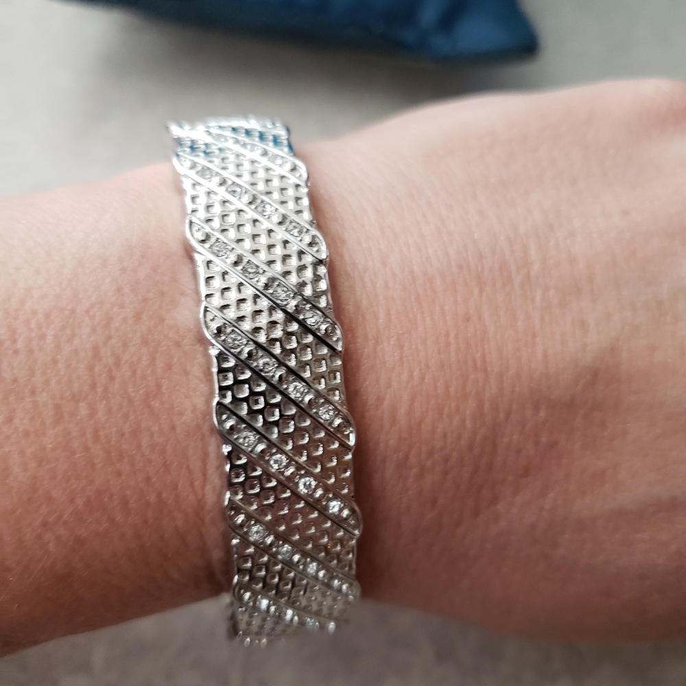 Silver two hinge bracelet